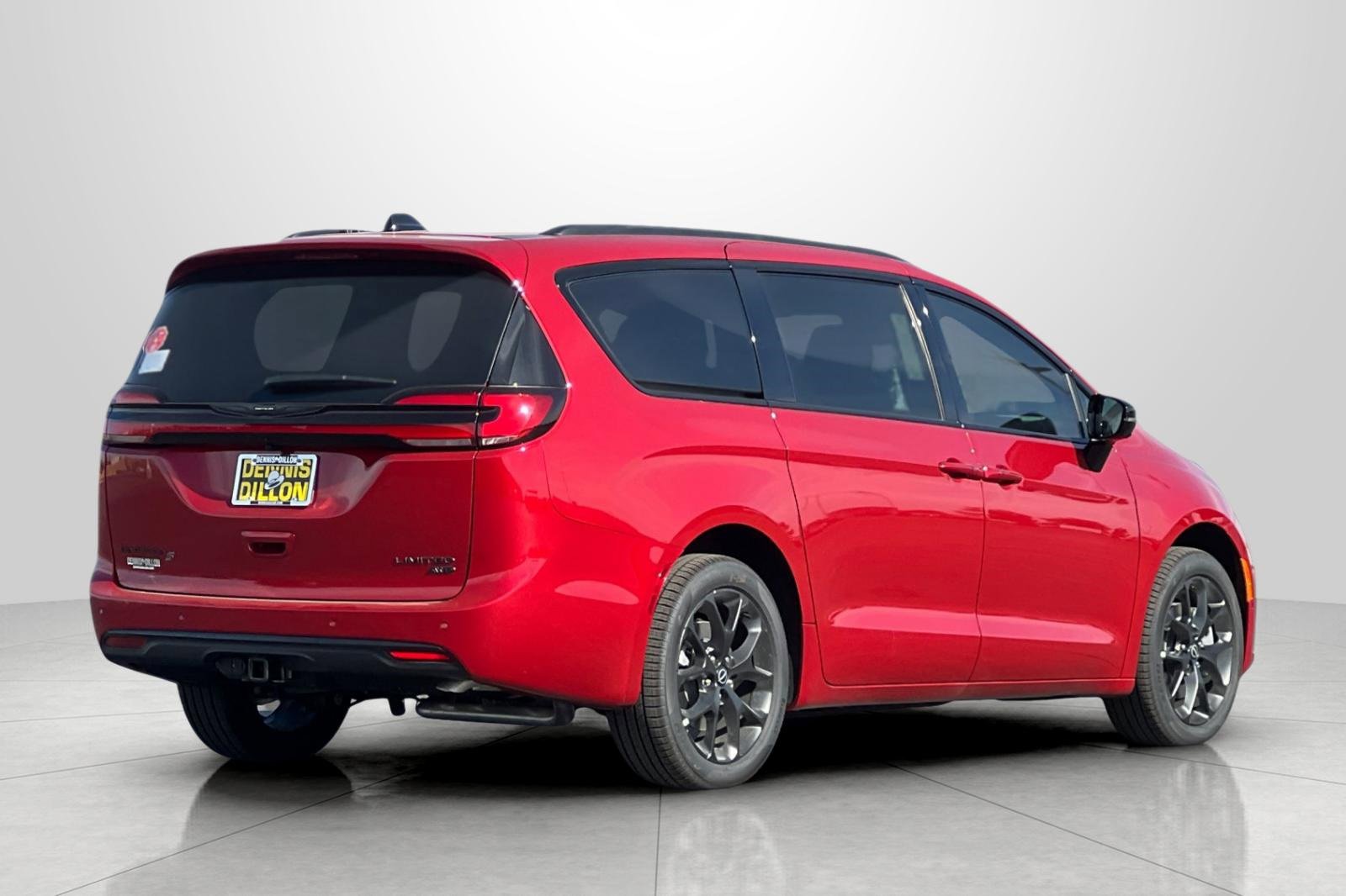New 2026 Chrysler Pacifica Limited w/ S Appearance Package image 5