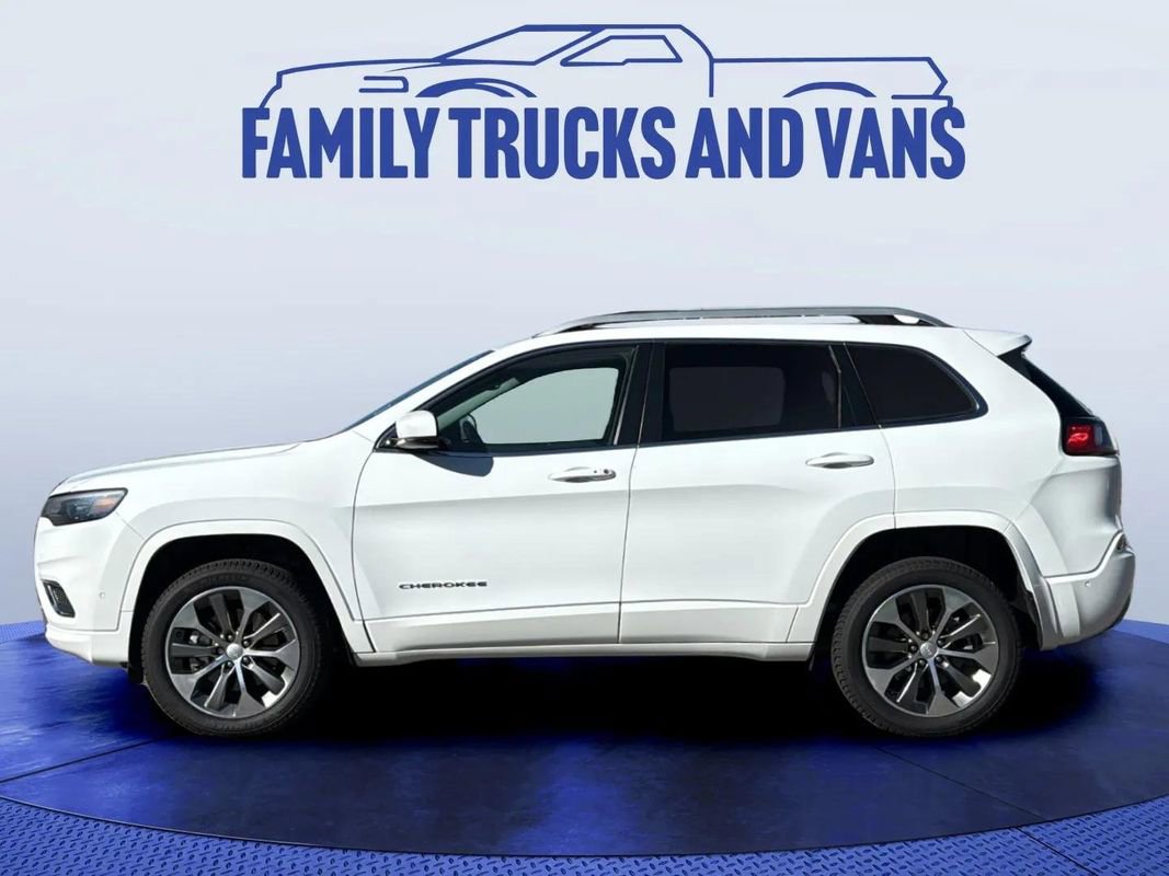 Used 2019 Jeep Cherokee Overland w/ Technology Group image 2