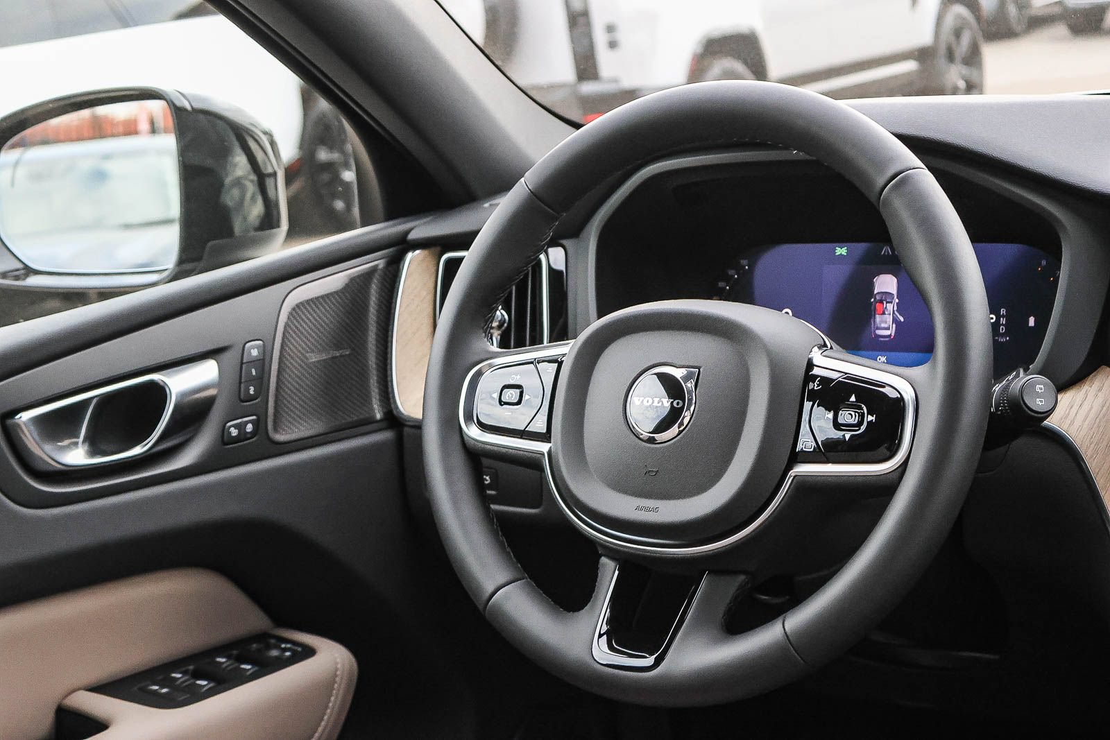 New 2027 Volvo XC60 B5 Plus AWD/4WD image 25