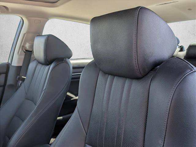 Used 2019 Honda Accord Touring image 14