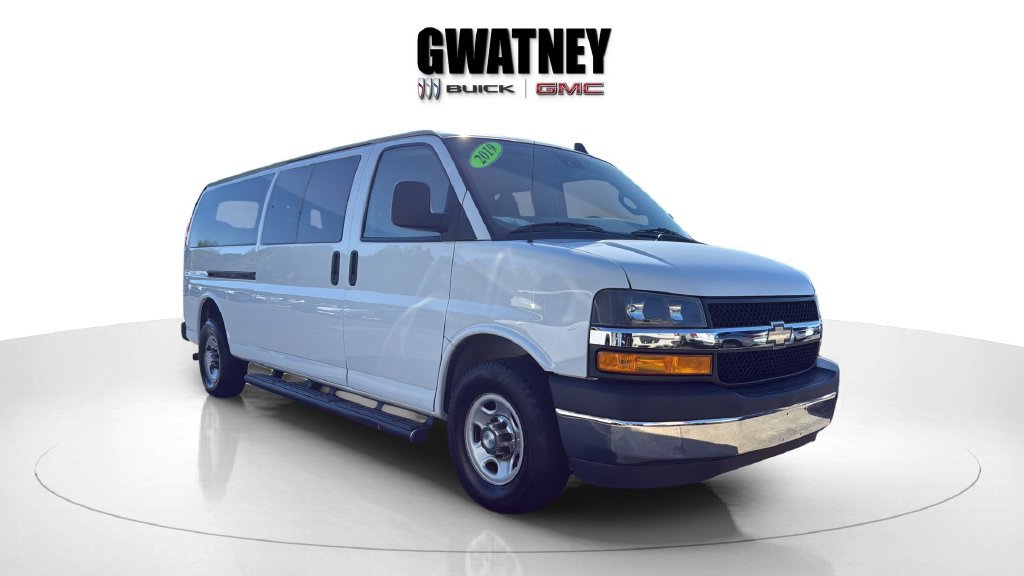 Used 2019 Chevrolet Express 3500 LT w/ LT Preferred Equipment Group RWD image 2