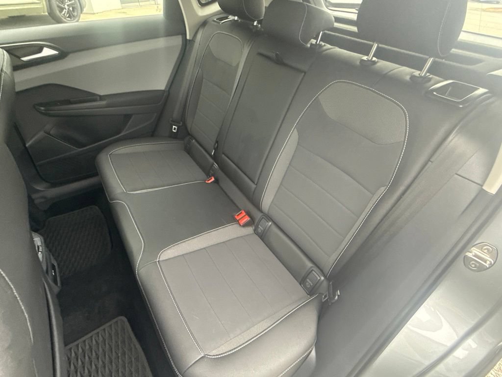 Certified 2023 Volkswagen Taos SE FWD image 21