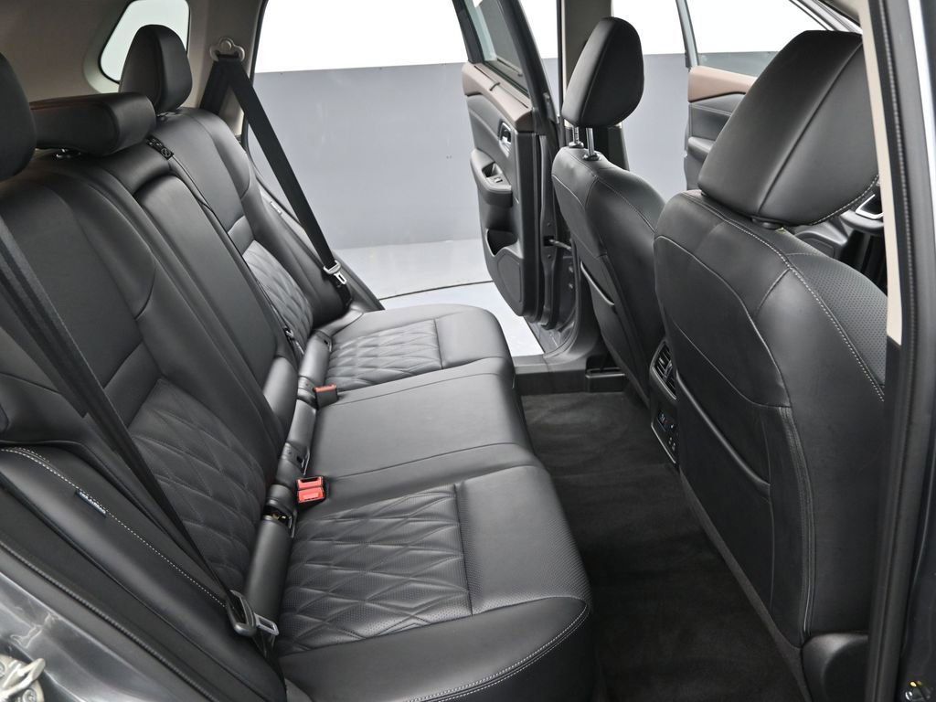 Used 2023 Nissan Rogue Platinum w/ Platinum Premium Package image 25