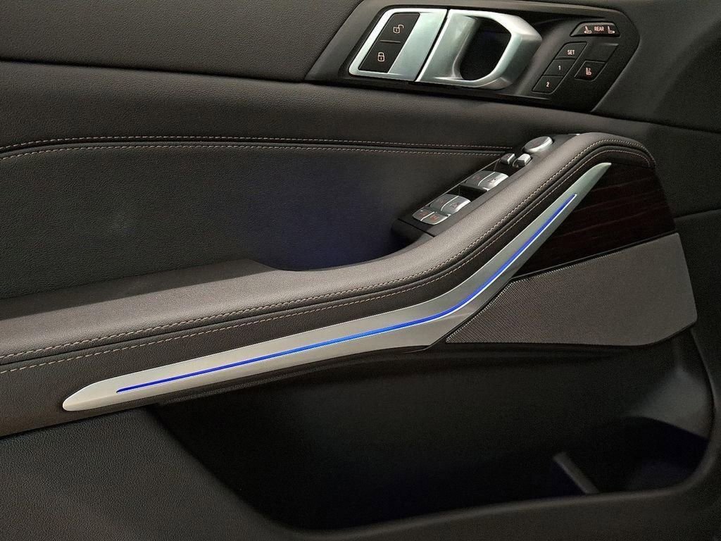 Certified 2025 BMW X7 xDrive40i image 14