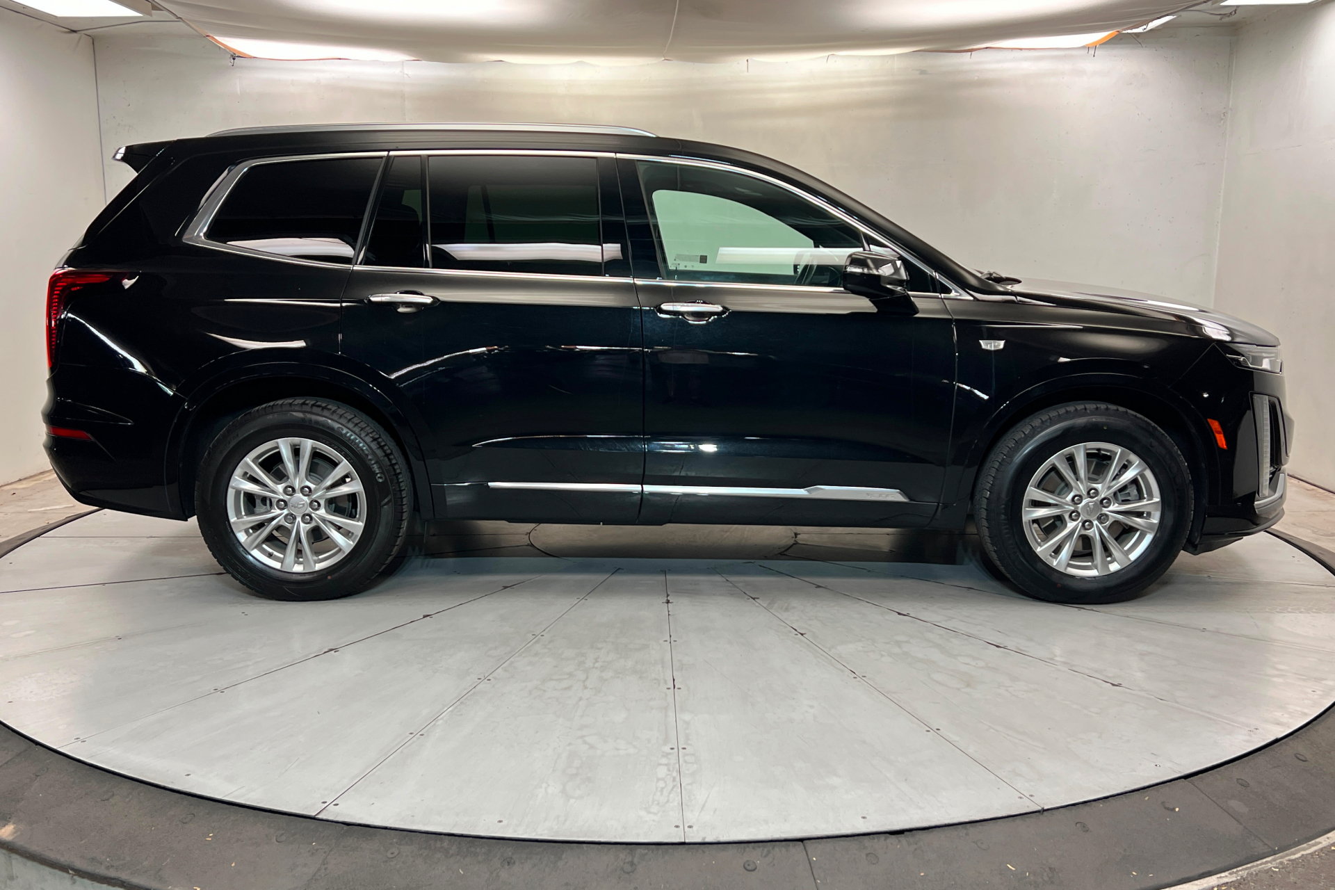 Used 2022 Cadillac XT6 Luxury FWD image 7