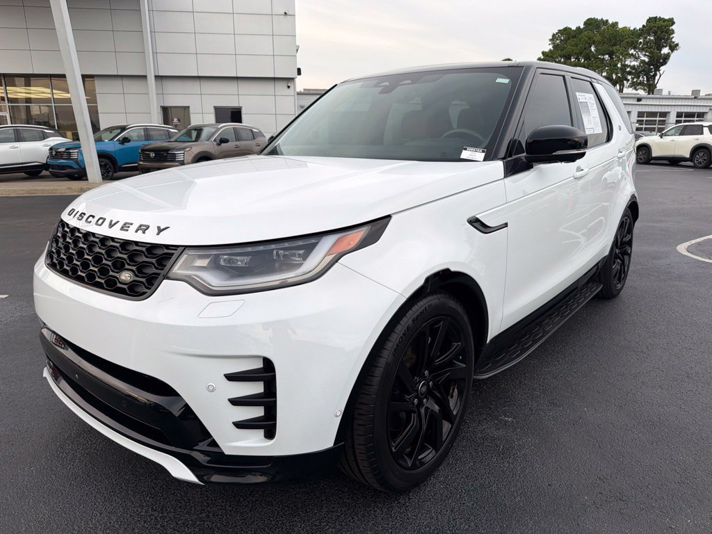 Used 2024 Land Rover Discovery Dynamic SE AWD/4WD image 9
