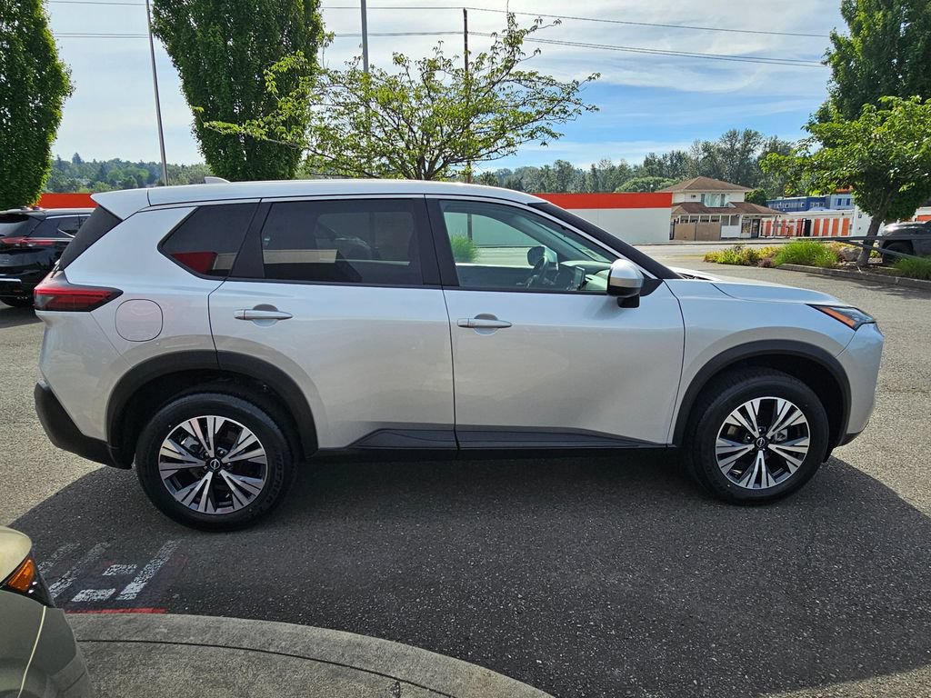 Used 2023 Nissan Rogue SV AWD/4WD image 4