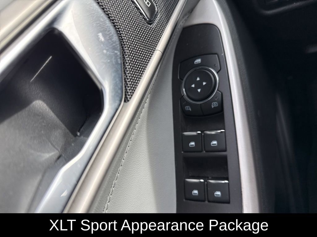 Used 2022 Ford Explorer XLT w/ Equipment Group 202A image 12