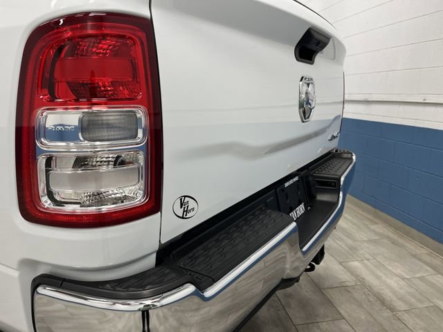 Used 2024 RAM 2500 Tradesman w/ Chrome Appearance Group image 32