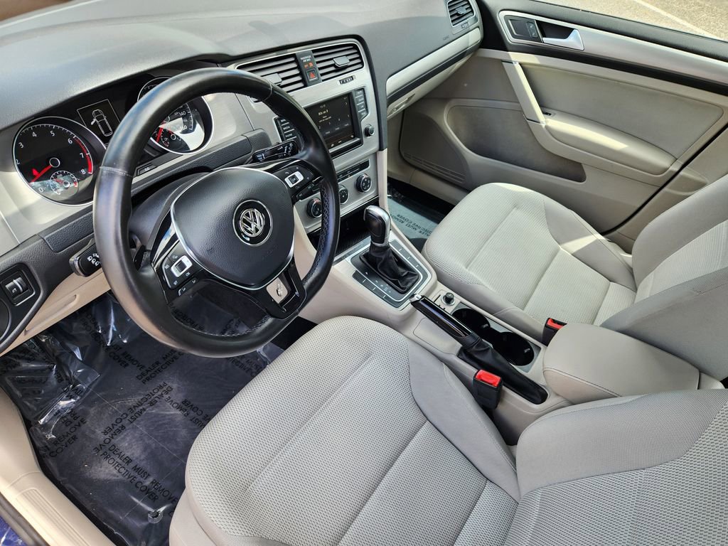 Used 2016 Volkswagen Golf S FWD image 10