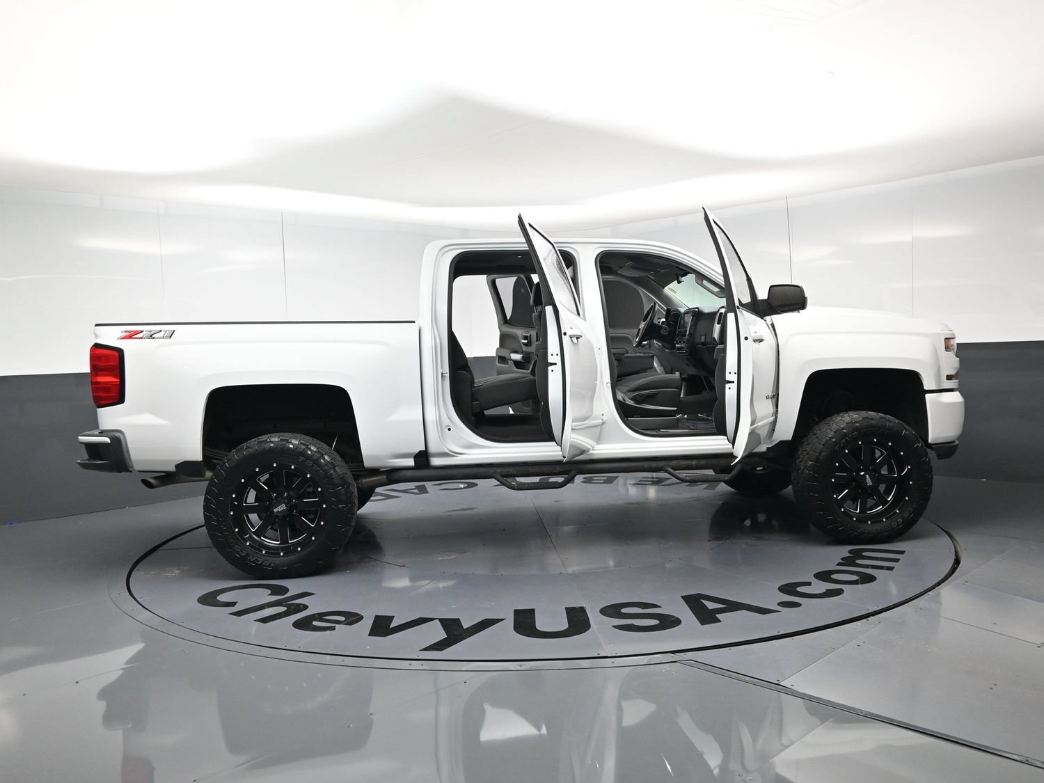 Used 2018 Chevrolet Silverado 1500 LT w/ All Star Edition AWD/4WD image 23