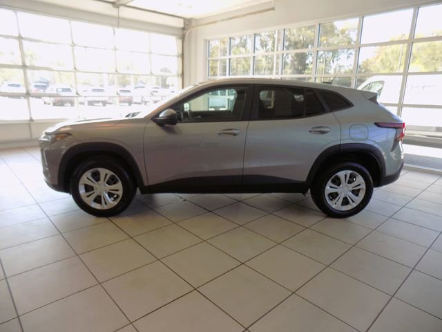 Used 2024 Chevrolet Trax LS FWD image 4
