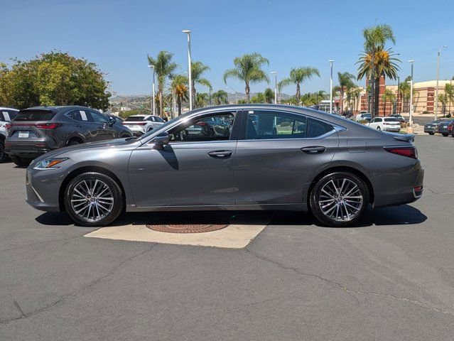 Used 2025 Lexus ES 300h w/ Premium Package image 8