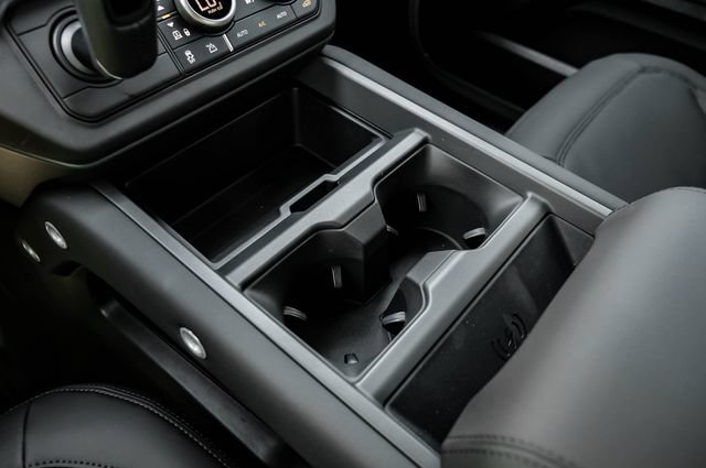 New 2026 Land Rover Defender 110 X-Dynamic SE AWD/4WD image 31