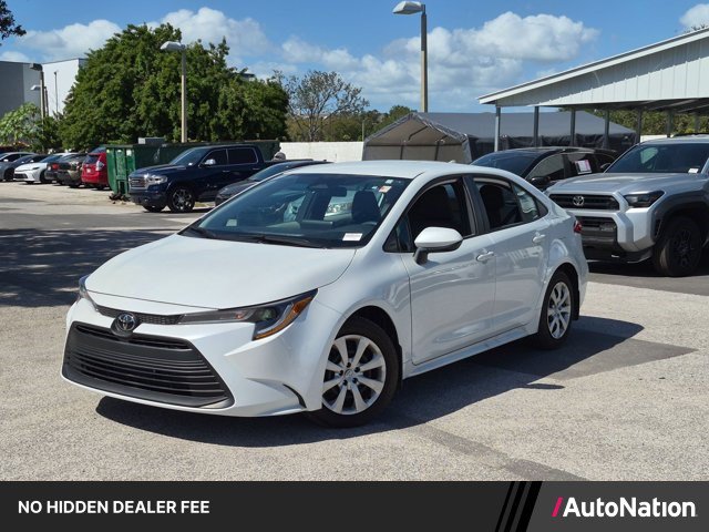 Used 2025 Toyota Corolla LE FWD image 1