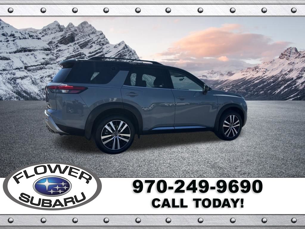 Used 2025 Nissan Pathfinder Platinum w/ Black Appearance Package AWD/4WD image 8