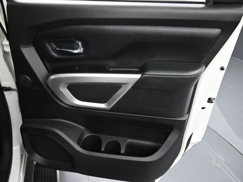 Used 2018 Nissan Titan PRO-4X w/ Pro-4x Convenience Package image 15