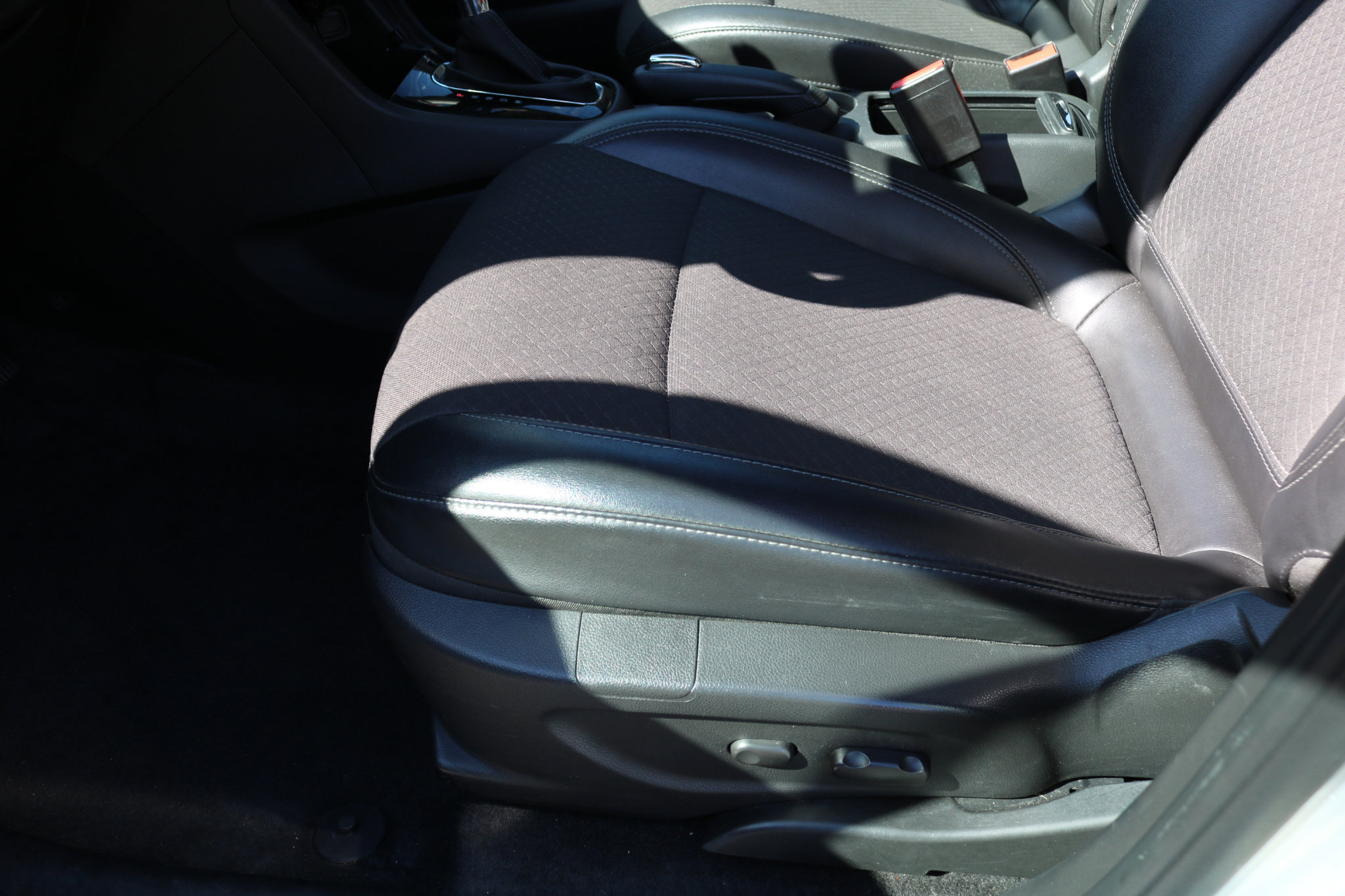 Used 2019 Buick Encore Preferred image 16