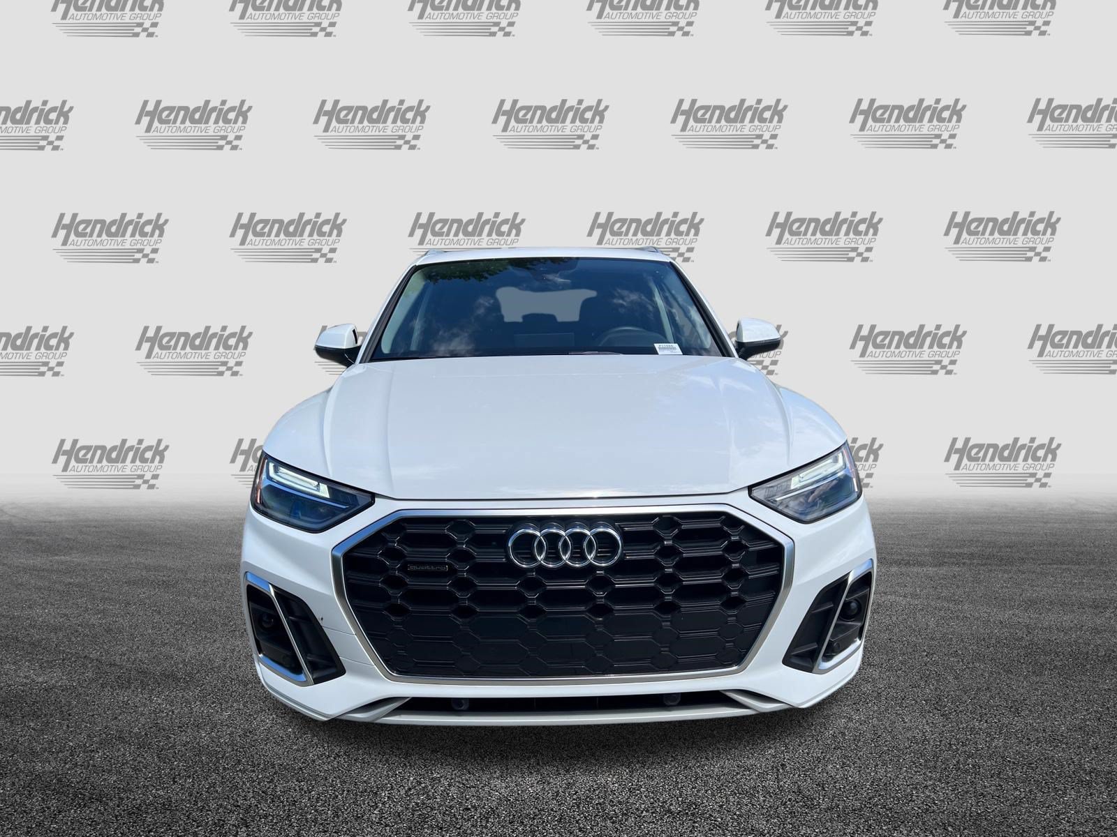 Certified 2023 Audi Q5 2.0T Premium w/ Convenience Package AWD/4WD image 3