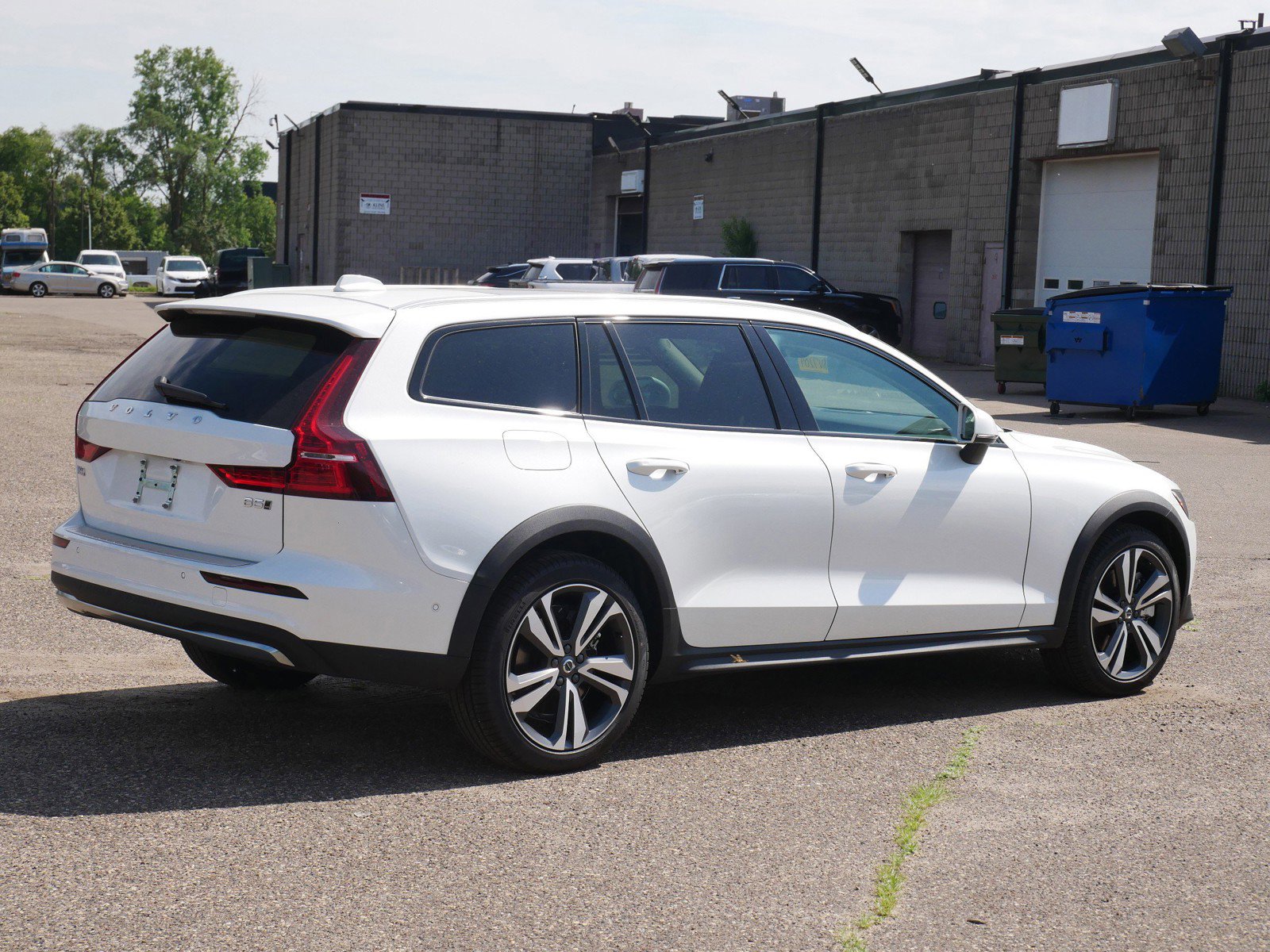New 2026 Volvo V60 B5 Cross Country Plus w/ Climate Package image 3