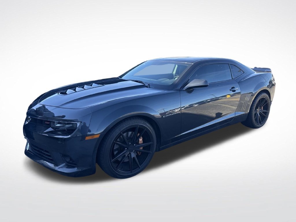 Used 2015 Chevrolet Camaro SS w/ RS Package RWD image 4