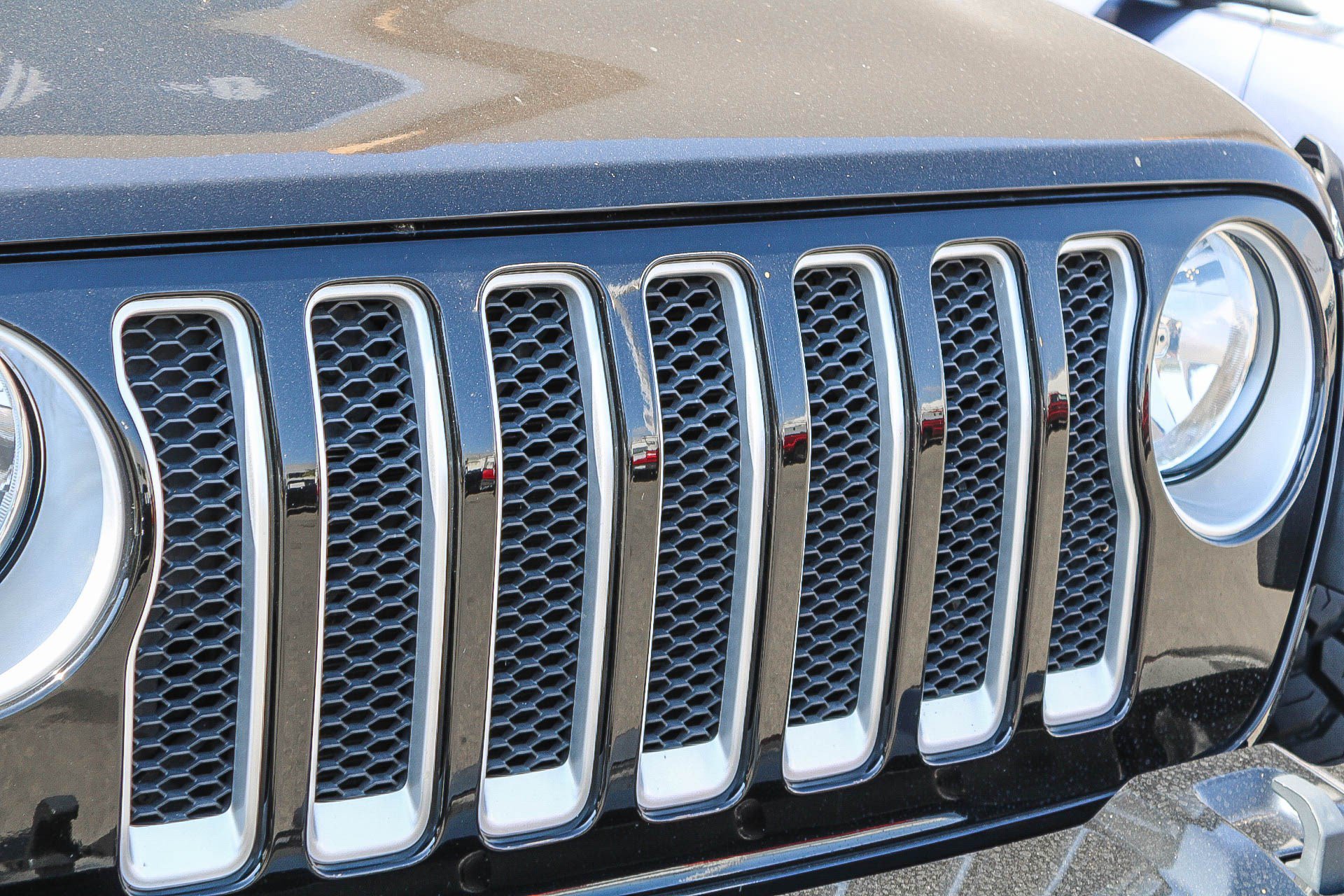 Used 2019 Jeep Wrangler Unlimited Sahara AWD/4WD image 6
