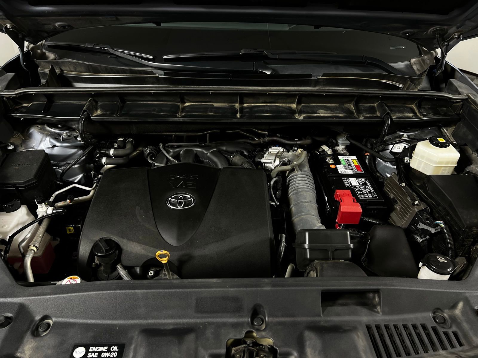 Used 2021 Toyota Highlander XLE FWD image 9
