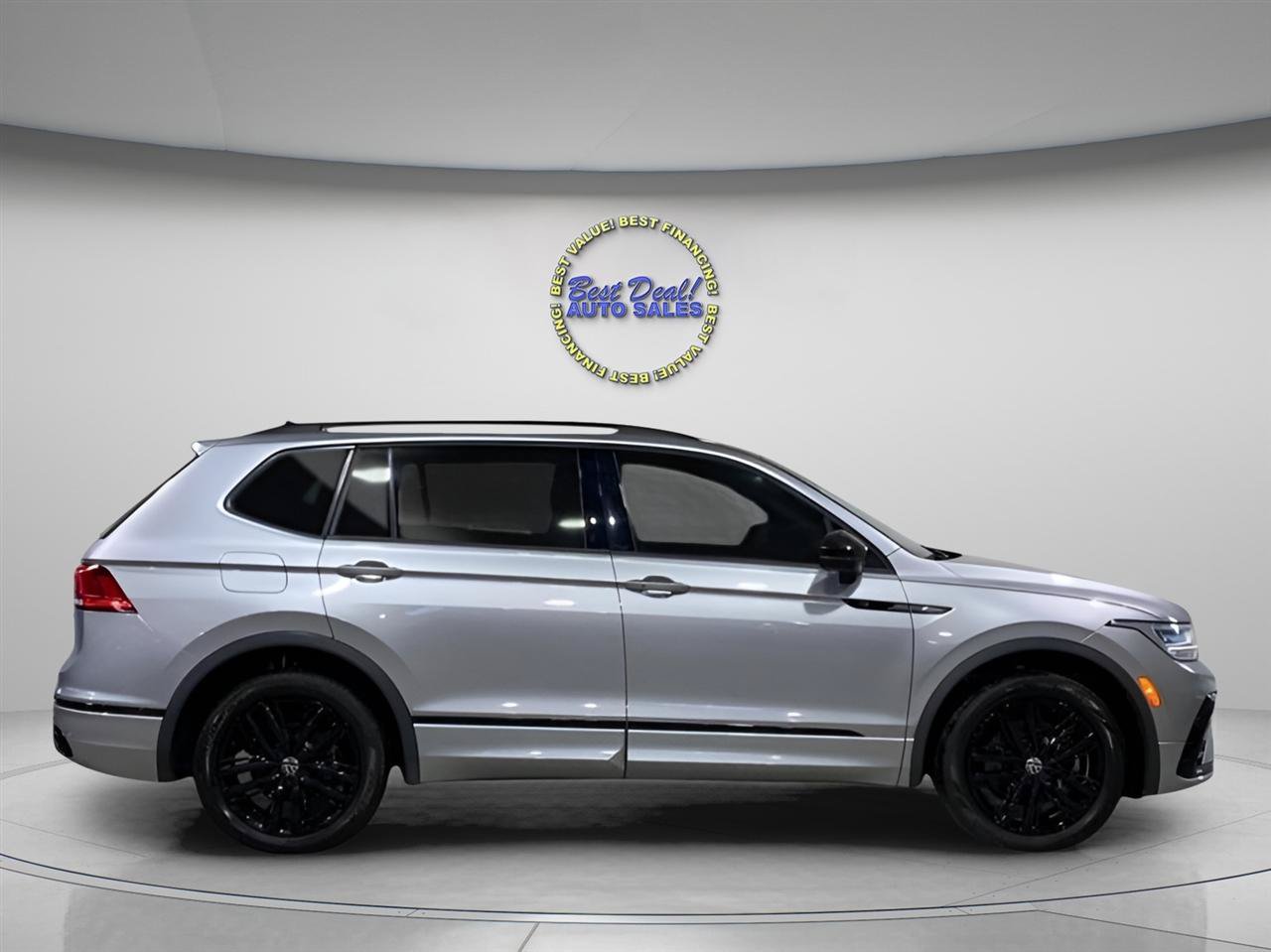 Used 2022 Volkswagen Tiguan SE R-Line AWD/4WD image 7