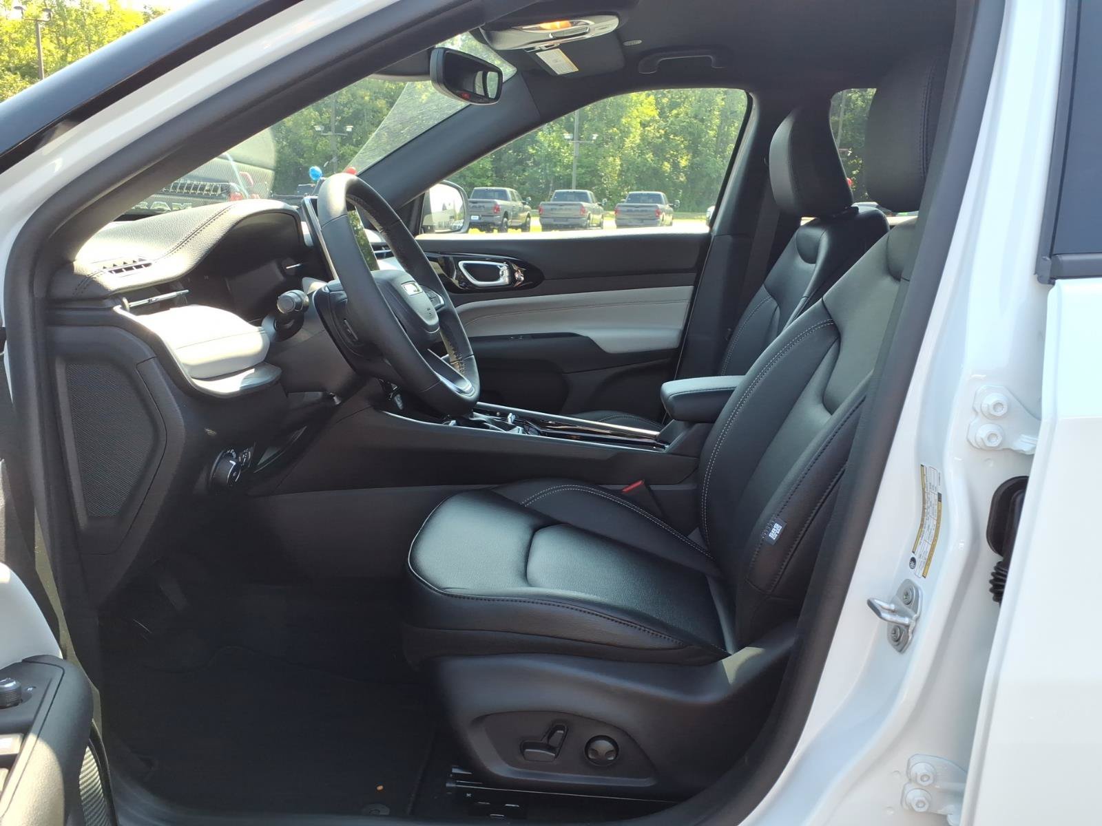 New 2026 Jeep Compass Limited AWD/4WD image 13
