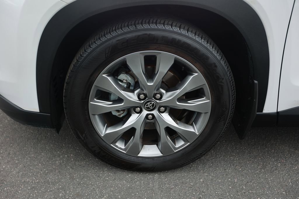 Used 2024 Toyota Grand Highlander Limited image 11