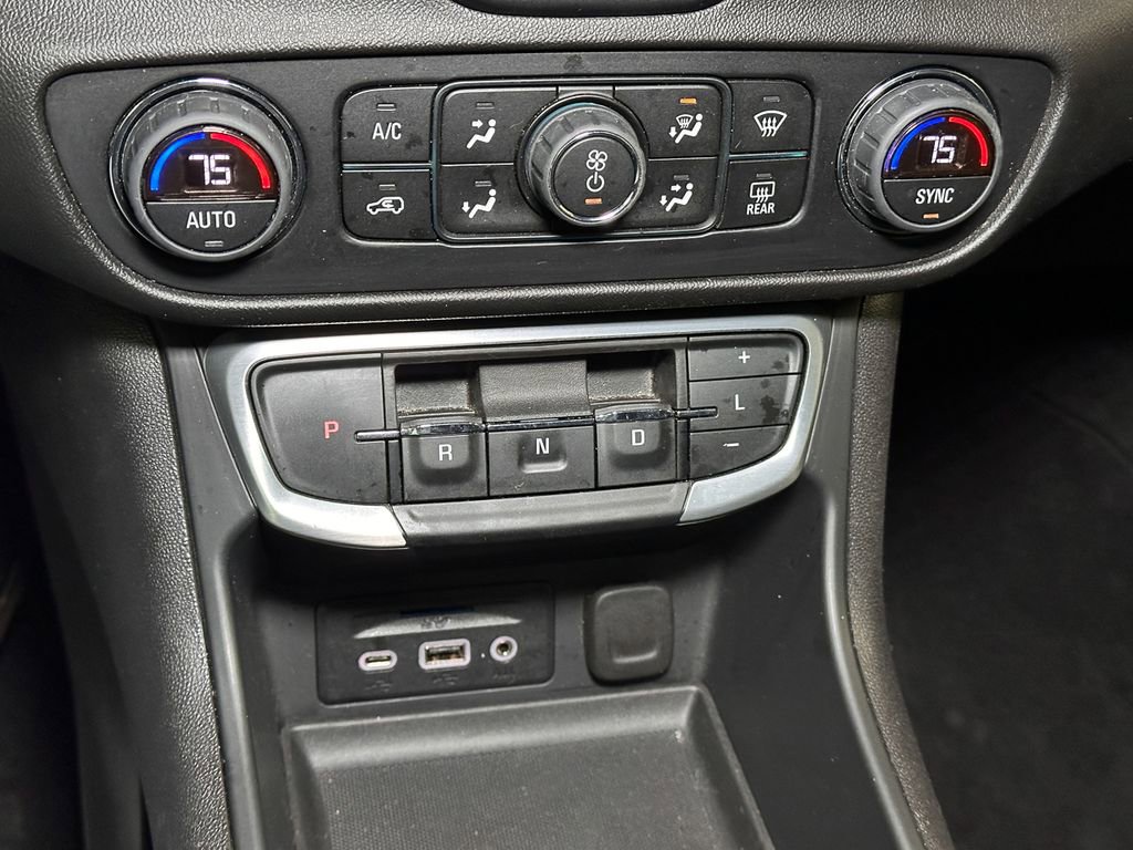 Used 2024 GMC Terrain SLT image 41