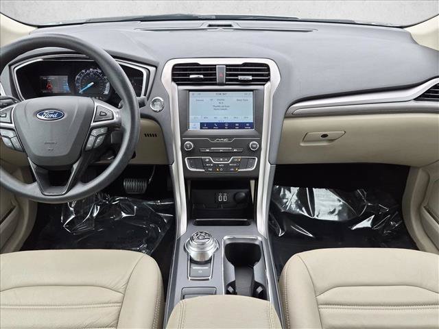 Used 2020 Ford Fusion SE FWD image 18