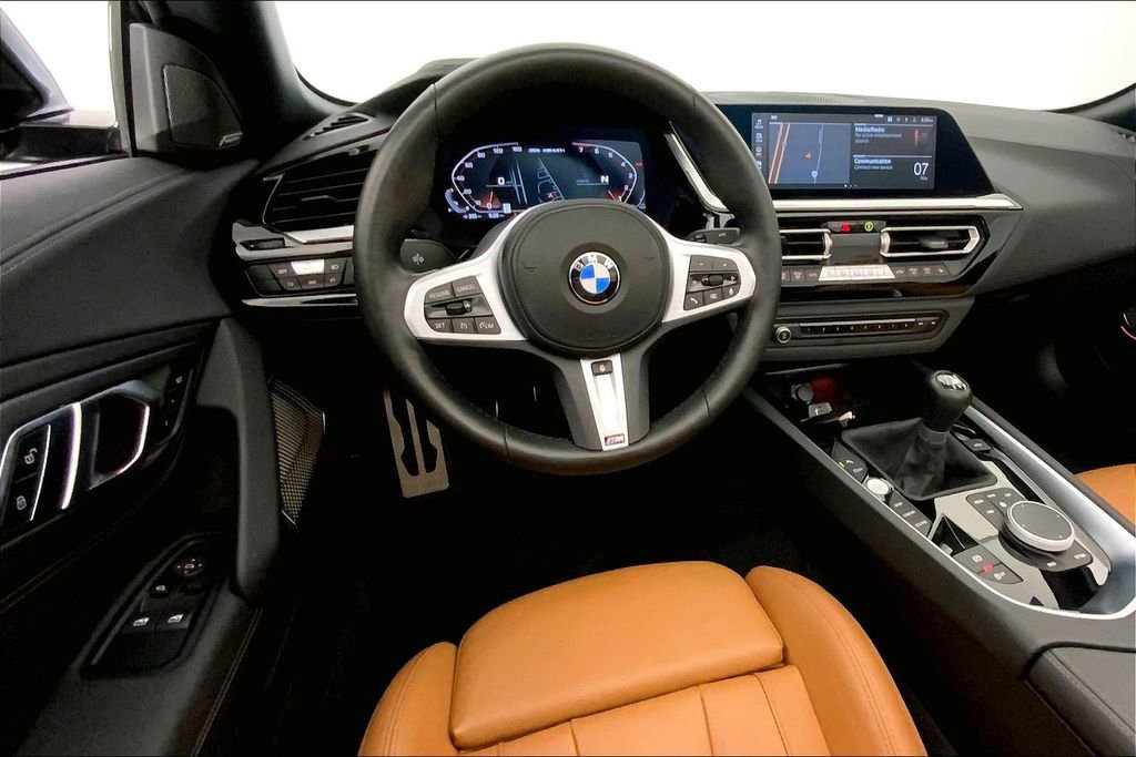 Used 2025 BMW Z4 M40i RWD image 4