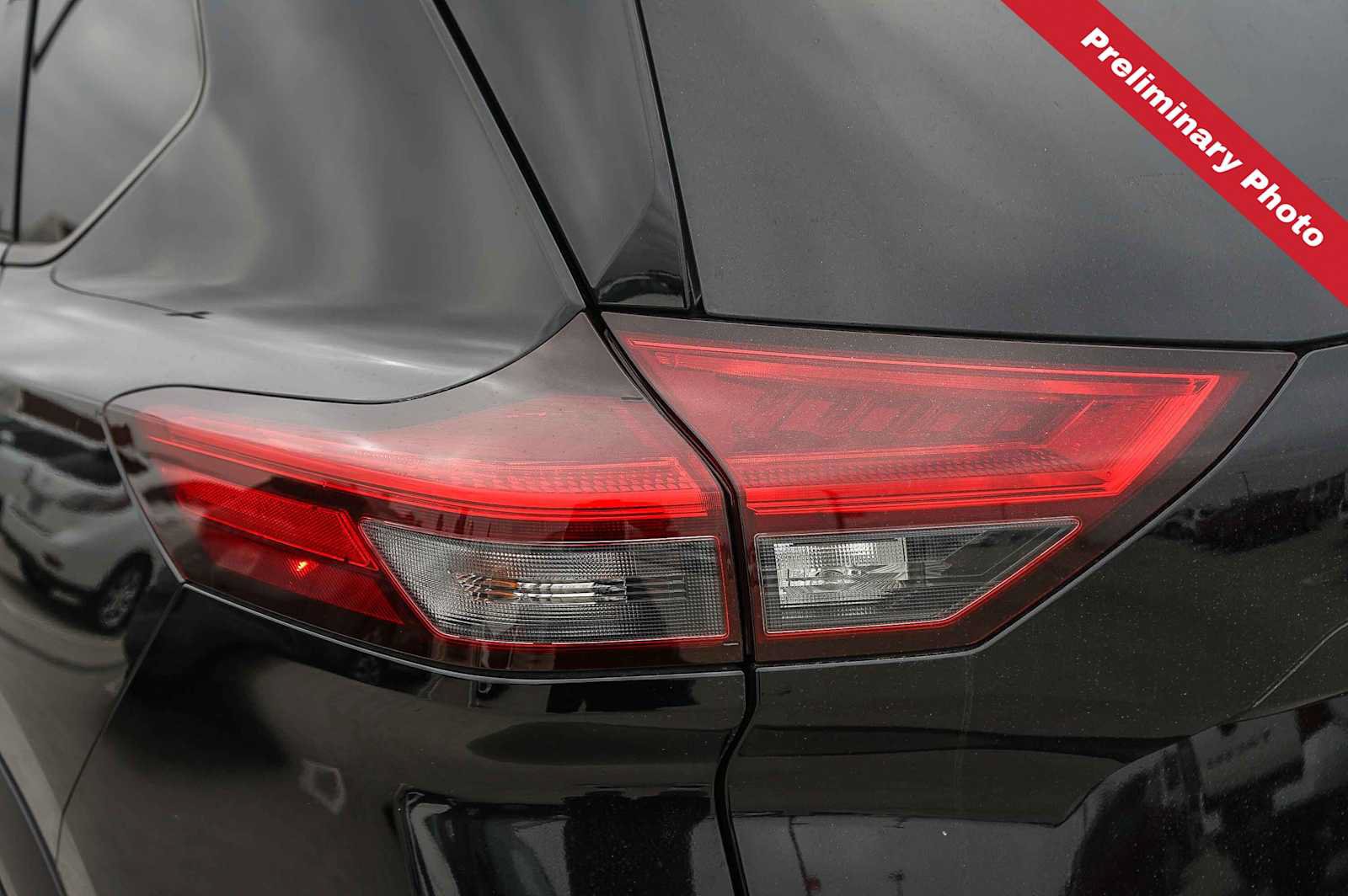 Used 2023 Nissan Rogue SV w/ SV Premium B Package FWD image 9