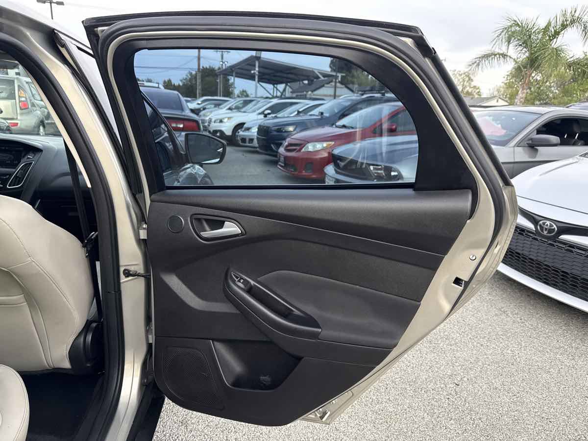 Used 2015 Ford Focus Titanium image 18