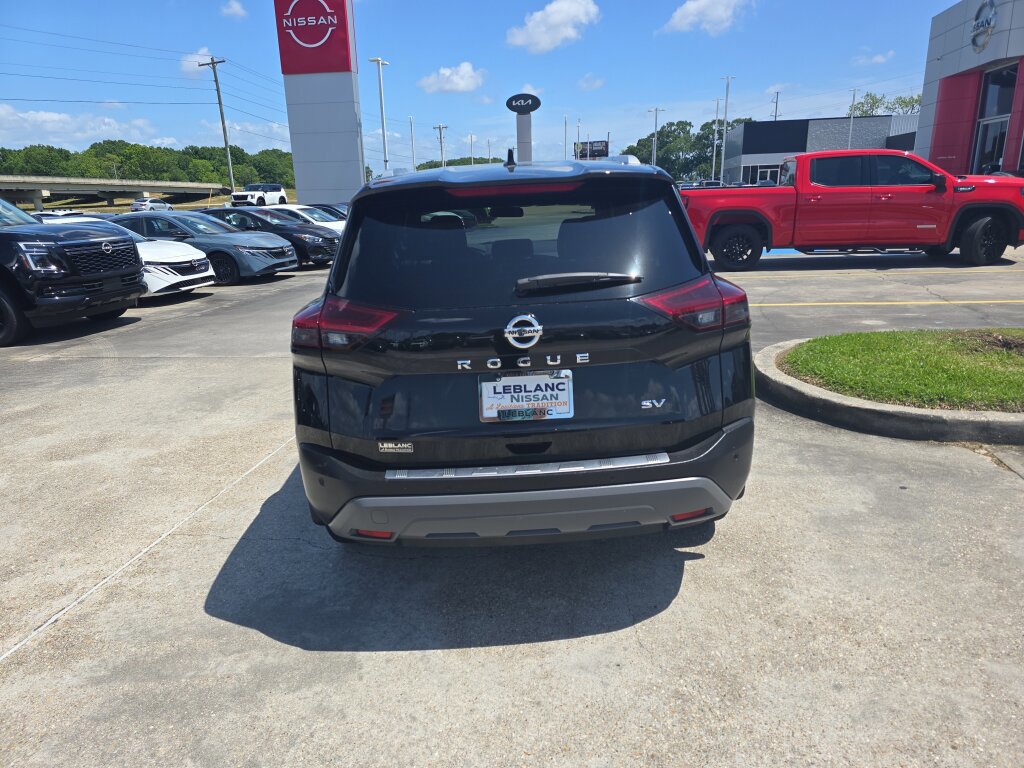 Used 2021 Nissan Rogue SV w/ Premium Package image 5