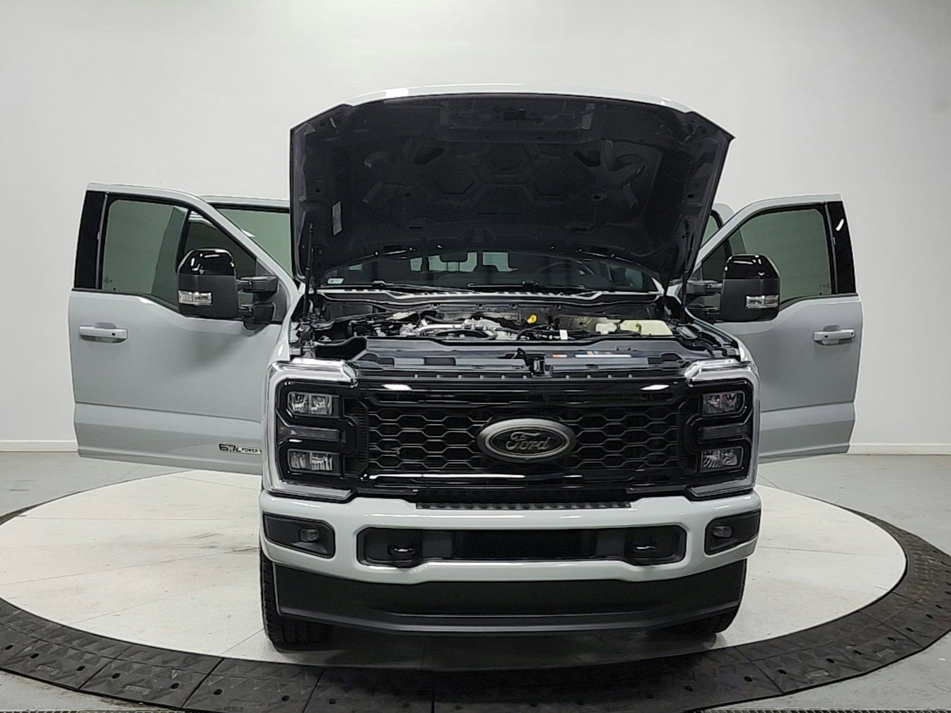 Used 2025 Ford F250 Lariat w/ Black Appearance Package AWD/4WD image 10