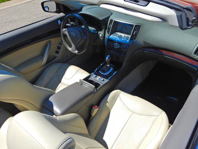 Used 2014 INFINITI Q60 Convertible w/ Premium Package image 19