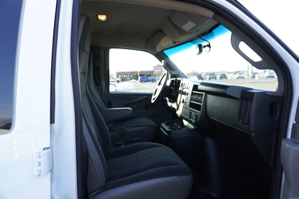 Used 2024 Chevrolet Express 2500 w/ Driver Convenience Package image 9