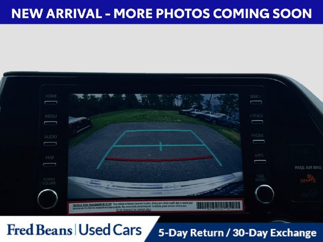 Used 2022 Toyota Highlander XLE AWD/4WD image 19
