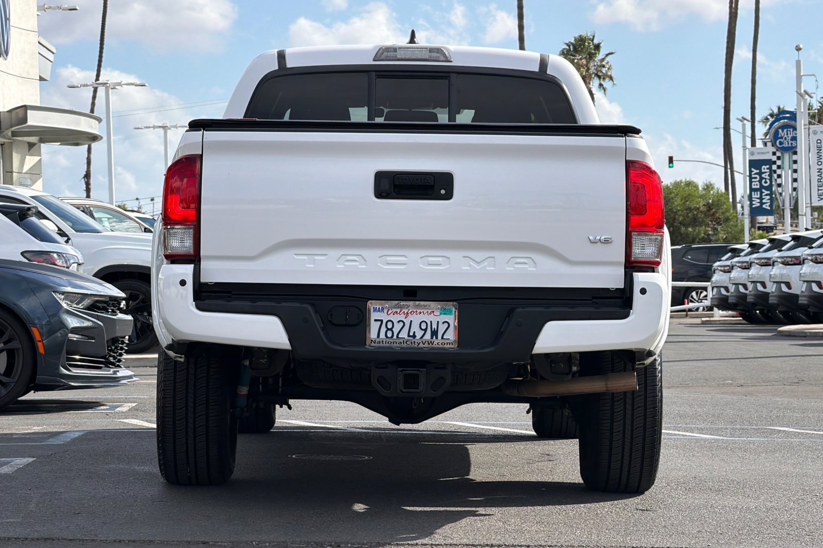 Used 2016 Toyota Tacoma TRD Sport w/ Premium & Technology Package RWD image 5
