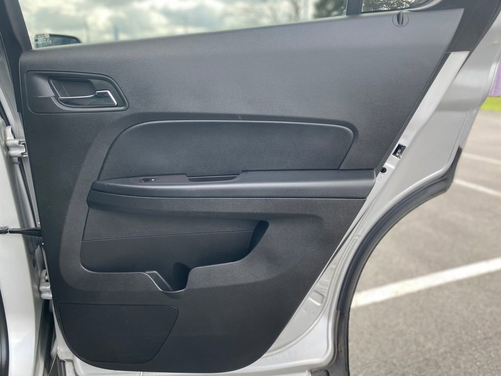 Used 2017 Chevrolet Equinox LT w/ Convenience Package image 13