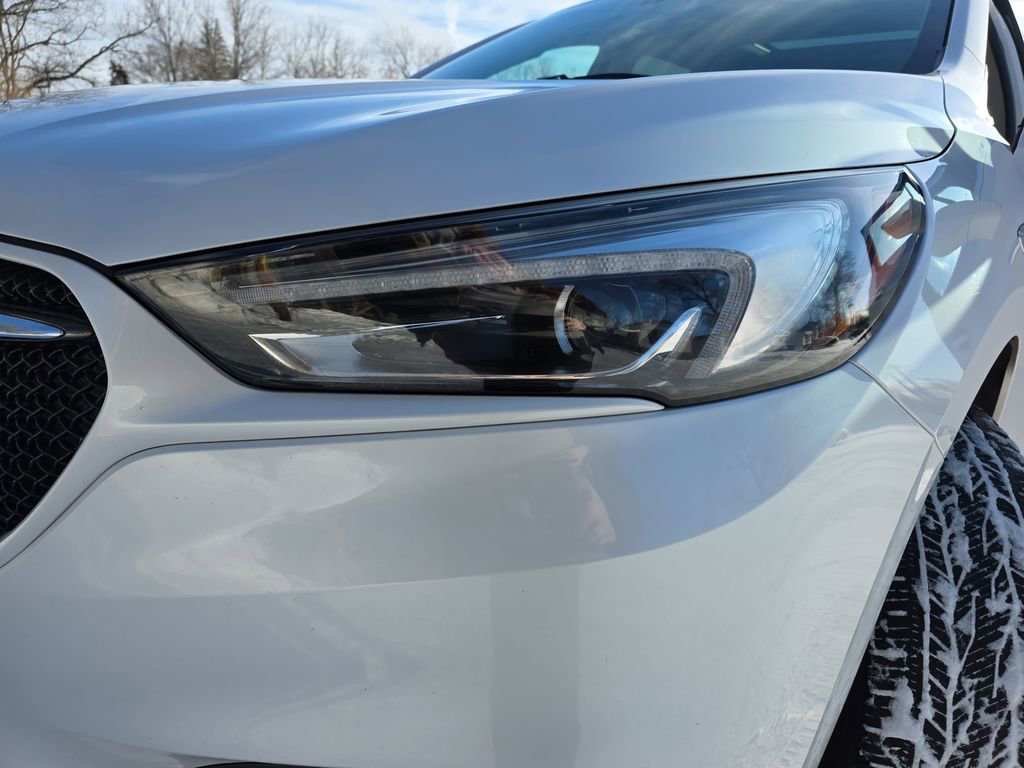 Used 2021 Buick Enclave Essence image 34