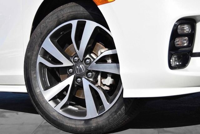 Used 2023 Honda Odyssey Touring image 3