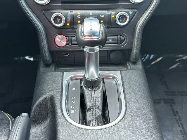 Used 2018 Ford Mustang Coupe w/ Black Accent Pkg RWD image 34