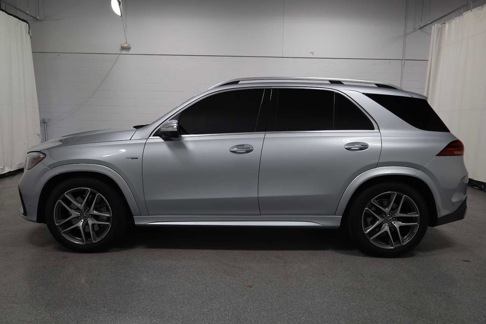 Used 2025 Mercedes-Benz GLE 53 AMG 4MATIC image 2