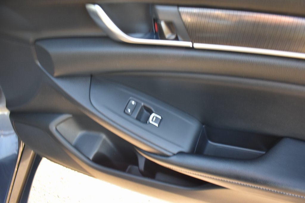 Used 2018 Honda Accord Sport image 13