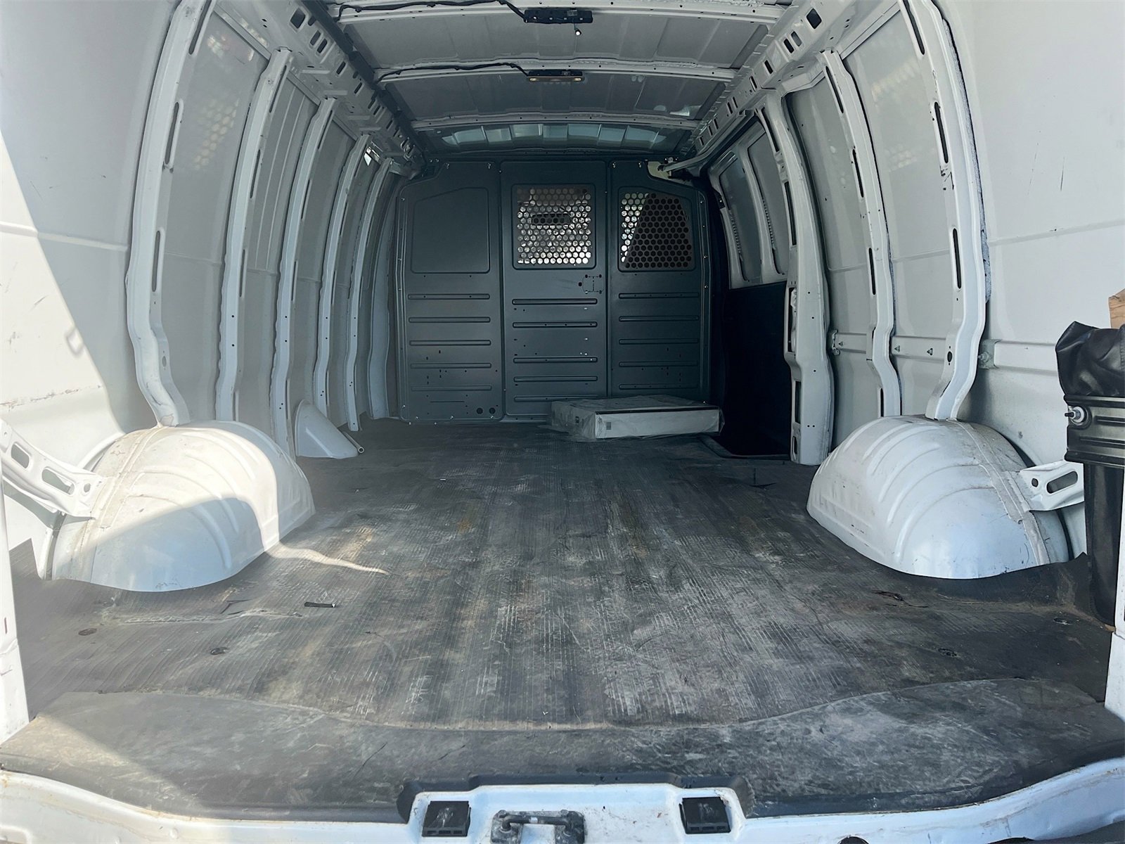 Used 2023 GMC Savana 2500 Extended w/ Driver Convenience Package image 22