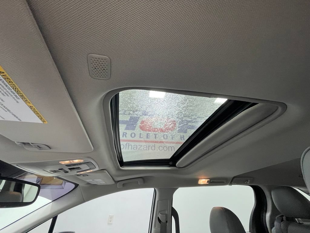 Used 2023 Toyota Sienna XLE FWD image 15