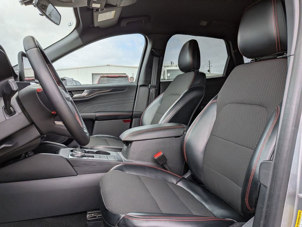 Used 2024 Ford Escape ST-Line image 13